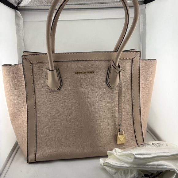 Michael Kors Beige Tote Bag - Picture 1 of 7